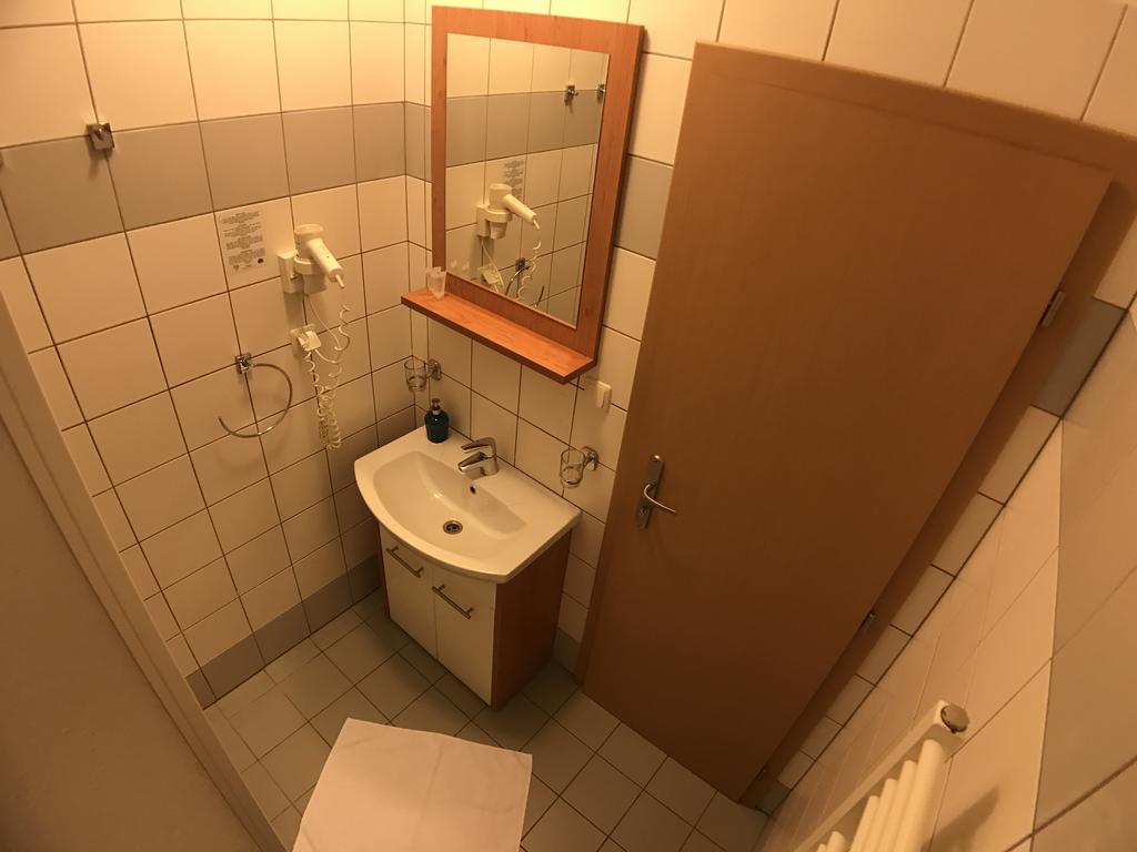 Hotel Rose Břeclav Exterior foto